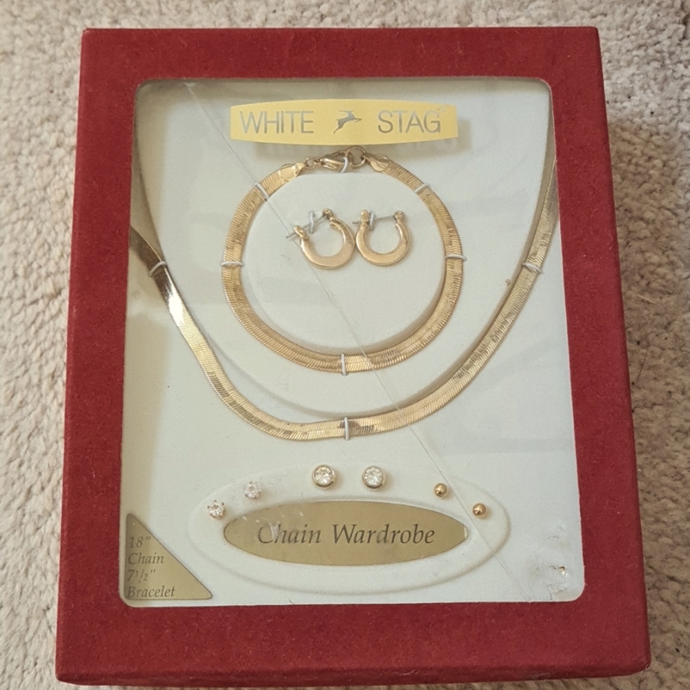 White Stag Chain Wardrobe